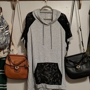 Hooded Livi Active short sleeve top